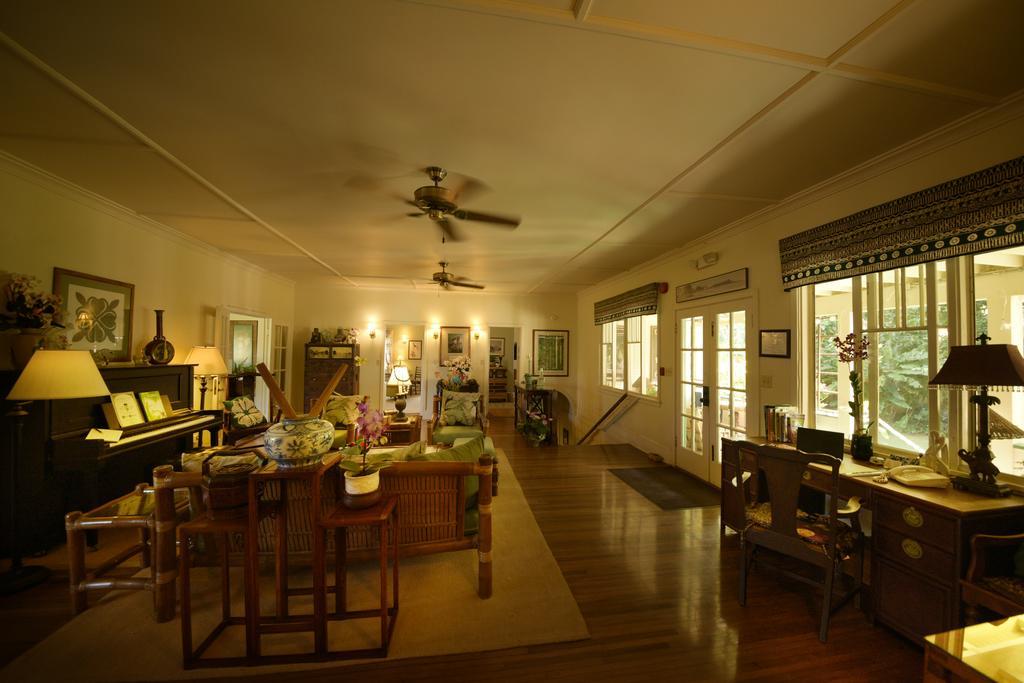 The Historic Wailuku Inn Maui Exterior photo