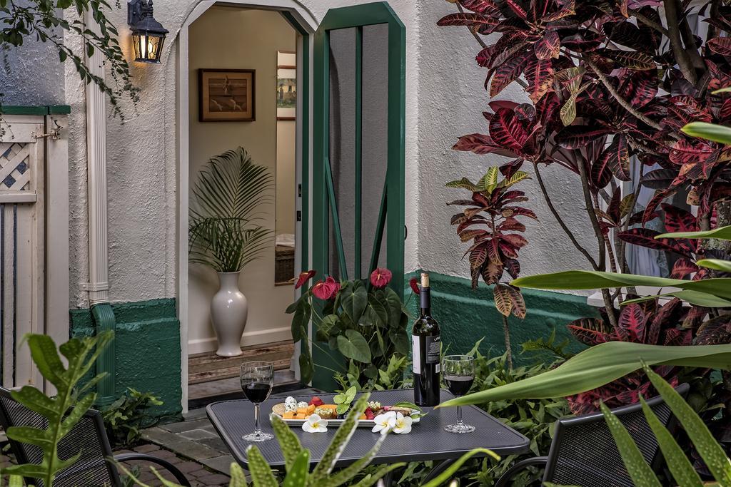 The Historic Wailuku Inn Maui Exterior photo